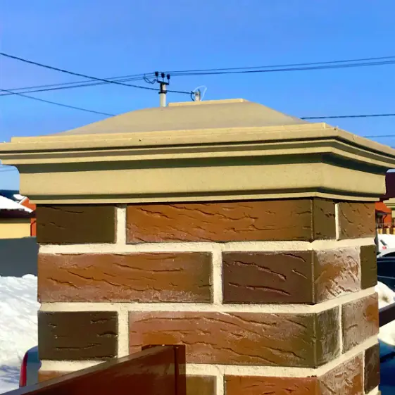 Колпак Monblan Бежевый на столбах кирпичного забора