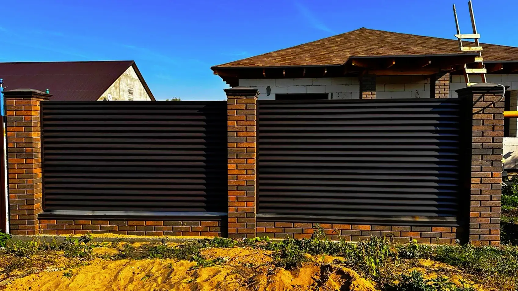 Фото 4 забор Еврожалюзи RAL8019 Темный Шоколад двусторонний